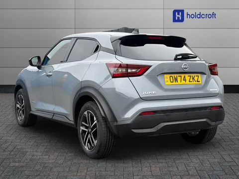 OW74ZKZ Nissan Juke 1.6 Hybrid N-Connecta 5dr Auto Thumbnail #4