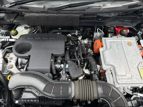 OW74ZKZ Nissan Juke 1.6 Hybrid N-Connecta 5dr Auto Thumbnail #10