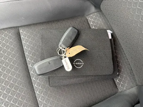 OW74ZKZ Nissan Juke 1.6 Hybrid N-Connecta 5dr Auto Thumbnail #21