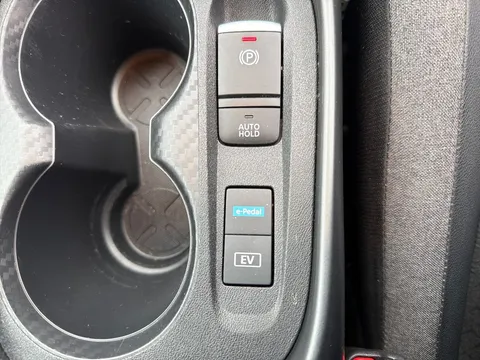 OW74ZKZ Nissan Juke 1.6 Hybrid N-Connecta 5dr Auto Thumbnail #26