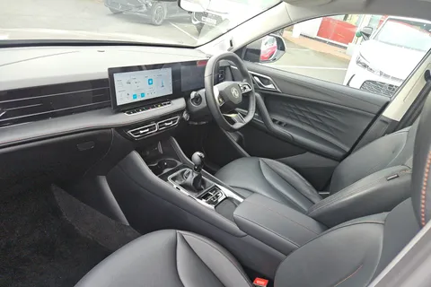 LA74HLJ Mg Motor Uk Hs 1.5 T-GDI Trophy 5dr Thumbnail #4