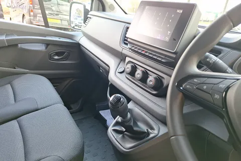 DL75WDJ Renault Trafic LL30 Blue dCi 130 Advance [Safety] Van Thumbnail #12