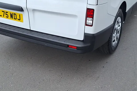 DL75WDJ Renault Trafic LL30 Blue dCi 130 Advance [Safety] Van Thumbnail #23