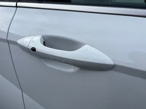 LJ74GKM Hyundai Kona 1.6 Hybrid 129 Ultimate 5dr DCT Thumbnail #19