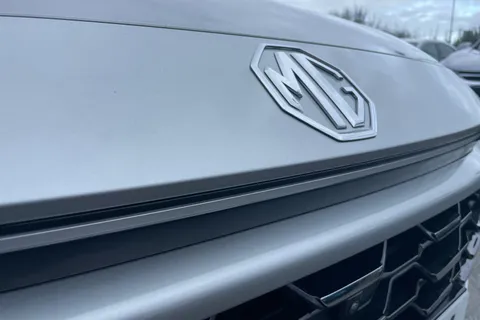 LE74NHX Mg Motor Uk Zs 1.5 Hybrid+ Trophy 5dr Auto Thumbnail #16