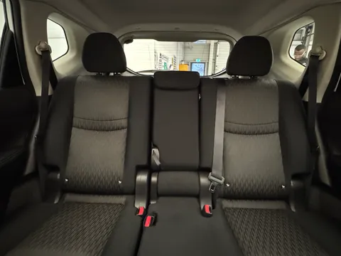 DC21GKE Nissan X-Trail 1.7 dCi N-Connecta 5dr [7 Seat] Thumbnail #20