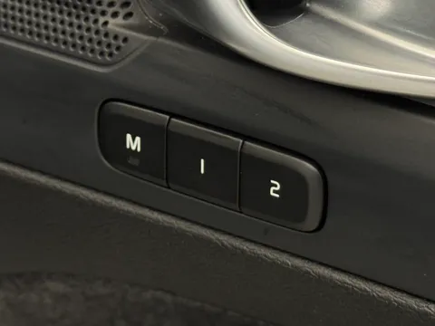 NL73XJN Volvo XC40 2.0 B3P Plus Dark 5dr Auto Thumbnail #20