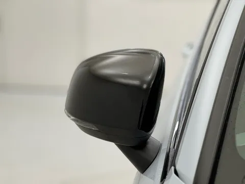 NL73XJN Volvo XC40 2.0 B3P Plus Dark 5dr Auto Thumbnail #33