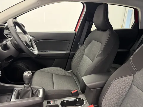 DV22JZD Renault Captur 1.0 TCE 90 Iconic Edition 5dr Thumbnail #13