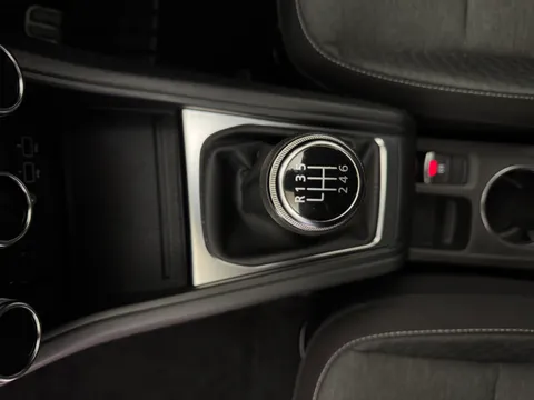 DV22JZD Renault Captur 1.0 TCE 90 Iconic Edition 5dr Thumbnail #15