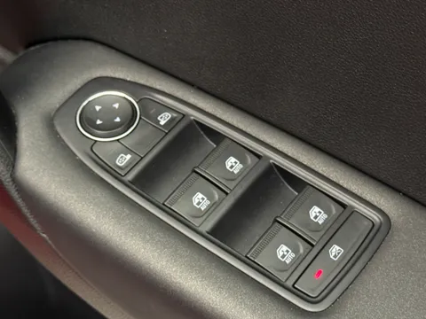 DV22JZD Renault Captur 1.0 TCE 90 Iconic Edition 5dr Thumbnail #19