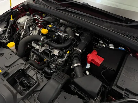 DV22JZD Renault Captur 1.0 TCE 90 Iconic Edition 5dr Thumbnail #29