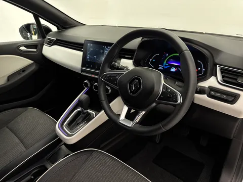 YE72XBA Renault Clio 1.6 E-TECH full hybrid 145 Techno 5dr Auto Thumbnail #14