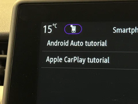 YE72XBA Renault Clio 1.6 E-TECH full hybrid 145 Techno 5dr Auto Thumbnail #24