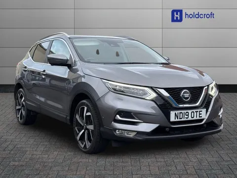 ND19OTE Nissan Qashqai 1.3 DiG-T Tekna 5dr Thumbnail #2