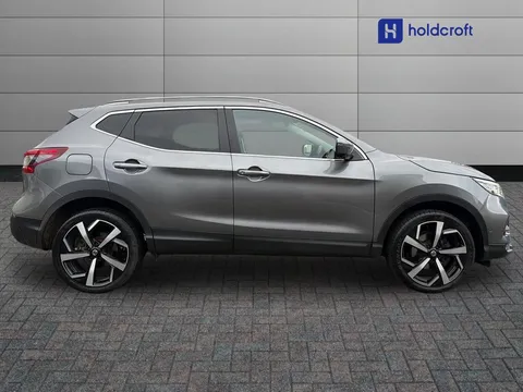 ND19OTE Nissan Qashqai 1.3 DiG-T Tekna 5dr Thumbnail #3