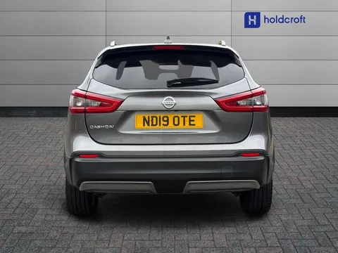 ND19OTE Nissan Qashqai 1.3 DiG-T Tekna 5dr Thumbnail #5