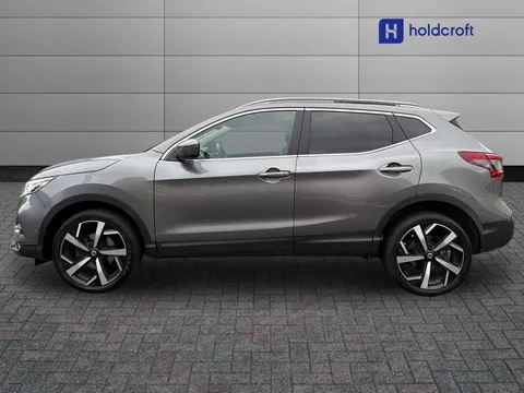 ND19OTE Nissan Qashqai 1.3 DiG-T Tekna 5dr Thumbnail #6