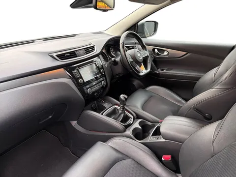 ND19OTE Nissan Qashqai 1.3 DiG-T Tekna 5dr Thumbnail #11