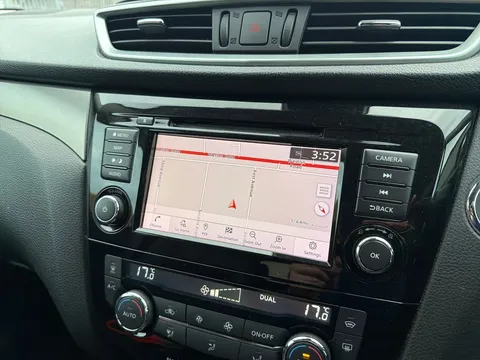 ND19OTE Nissan Qashqai 1.3 DiG-T Tekna 5dr Thumbnail #14