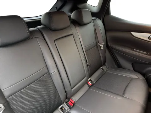 ND19OTE Nissan Qashqai 1.3 DiG-T Tekna 5dr Thumbnail #16