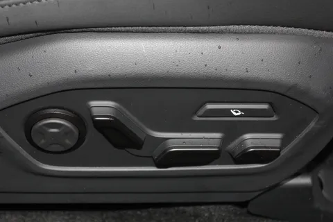 MC75SUF Hyundai Santa Fe 1.6 TGDi Plug-in Hybrid Calligraphy 5dr 4WD Auto Thumbnail #19