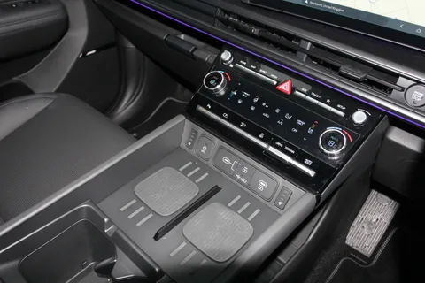 MC75SUF Hyundai Santa Fe 1.6 TGDi Plug-in Hybrid Calligraphy 5dr 4WD Auto Thumbnail #28