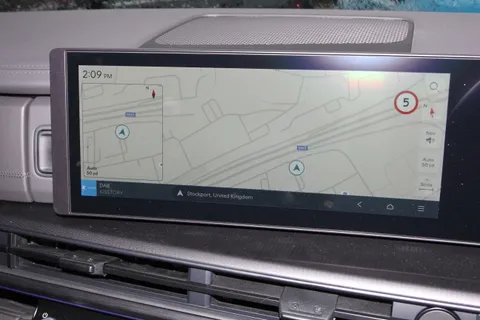 MC75SUF Hyundai Santa Fe 1.6 TGDi Plug-in Hybrid Calligraphy 5dr 4WD Auto Thumbnail #31