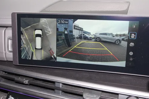 MC75SUF Hyundai Santa Fe 1.6 TGDi Plug-in Hybrid Calligraphy 5dr 4WD Auto Thumbnail #32