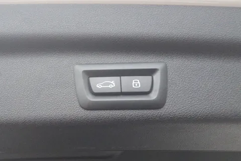 DF23BJU BMW 2 Series 220i MHT M Sport 5dr DCT [Tech Plus Pack] Thumbnail #27