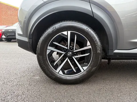 LR25YJA Nissan Juke 1.0 DiG-T N-Connecta 5dr Thumbnail #9