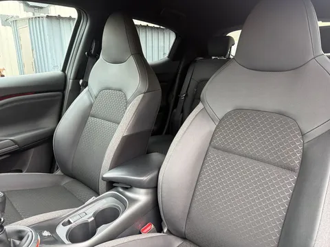 LR25YJA Nissan Juke 1.0 DiG-T N-Connecta 5dr Thumbnail #17