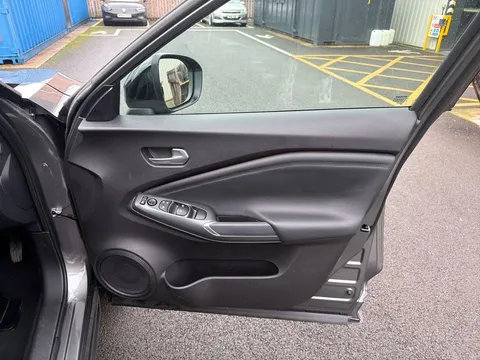 LR25YJA Nissan Juke 1.0 DiG-T N-Connecta 5dr Thumbnail #18