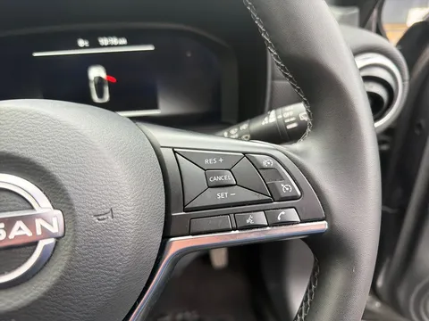 LR25YJA Nissan Juke 1.0 DiG-T N-Connecta 5dr Thumbnail #24