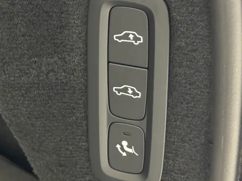 DU75XOO Volvo XC90 2.0 B5P Ultra Dark 5dr AWD Geartronic Thumbnail #13
