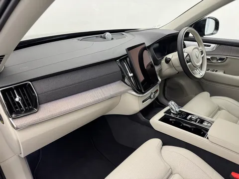 DU75XOO Volvo XC90 2.0 B5P Ultra Dark 5dr AWD Geartronic Thumbnail #20