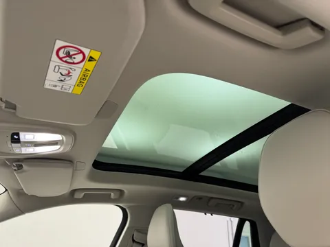 DU75XOO Volvo XC90 2.0 B5P Ultra Dark 5dr AWD Geartronic Thumbnail #11