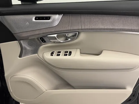 DU75XOO Volvo XC90 2.0 B5P Ultra Dark 5dr AWD Geartronic Thumbnail #25