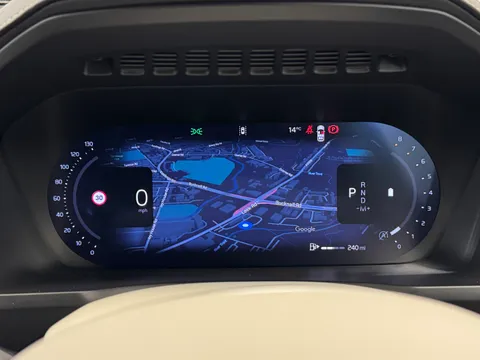 DU75XOO Volvo XC90 2.0 B5P Ultra Dark 5dr AWD Geartronic Thumbnail #37