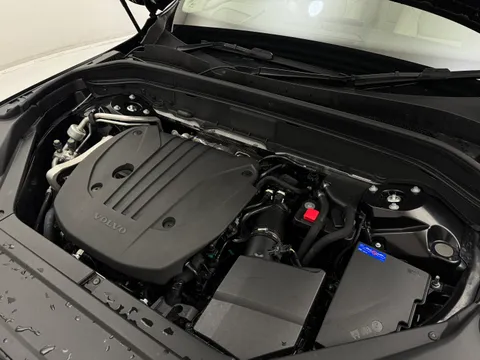 DU75XOO Volvo XC90 2.0 B5P Ultra Dark 5dr AWD Geartronic Thumbnail #39