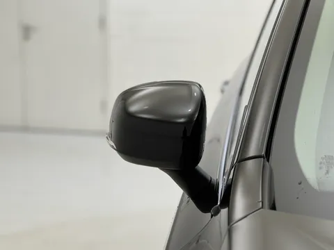 DU75XOO Volvo XC90 2.0 B5P Ultra Dark 5dr AWD Geartronic Thumbnail #40