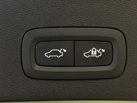 DU75XOH Volvo EC40 185kW Ext Range Ultra Black Edition 82kWh 5dr Auto Thumbnail #11