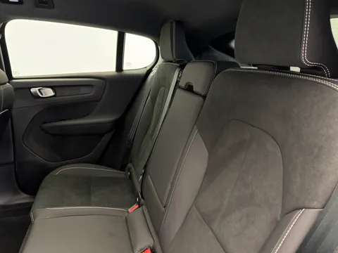 DU75XOH Volvo EC40 185kW Ext Range Ultra Black Edition 82kWh 5dr Auto Thumbnail #12