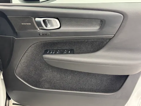 DU75XOH Volvo EC40 185kW Ext Range Ultra Black Edition 82kWh 5dr Auto Thumbnail #19