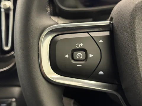 DU75XOH Volvo EC40 185kW Ext Range Ultra Black Edition 82kWh 5dr Auto Thumbnail #25