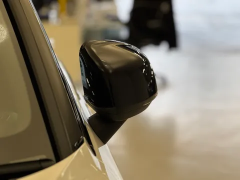 DU75XOH Volvo EC40 185kW Ext Range Ultra Black Edition 82kWh 5dr Auto Thumbnail #35