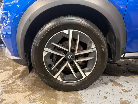 DU25YYD Nissan Juke 1.0 DiG-T N-Connecta 5dr Thumbnail #9