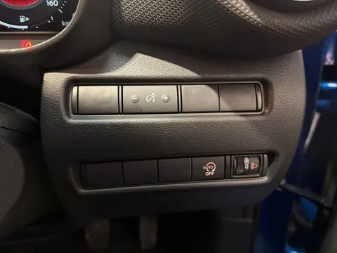 DU25YYD Nissan Juke 1.0 DiG-T N-Connecta 5dr Thumbnail #26