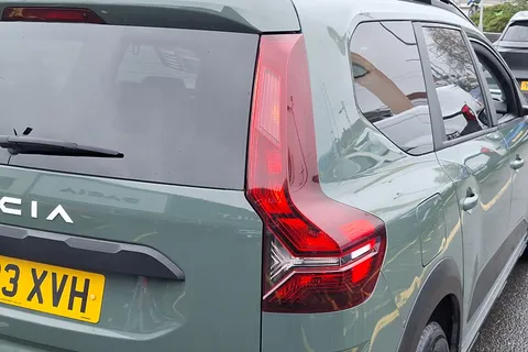 17 of 40 for Dacia Jogger 1.0 TCe Expression 5dr