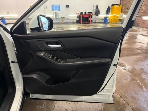 DY25CCX Nissan X-Trail 1.5 MHEV 163 N-Connecta 5dr [7 Seat] Xtronic Thumbnail #18